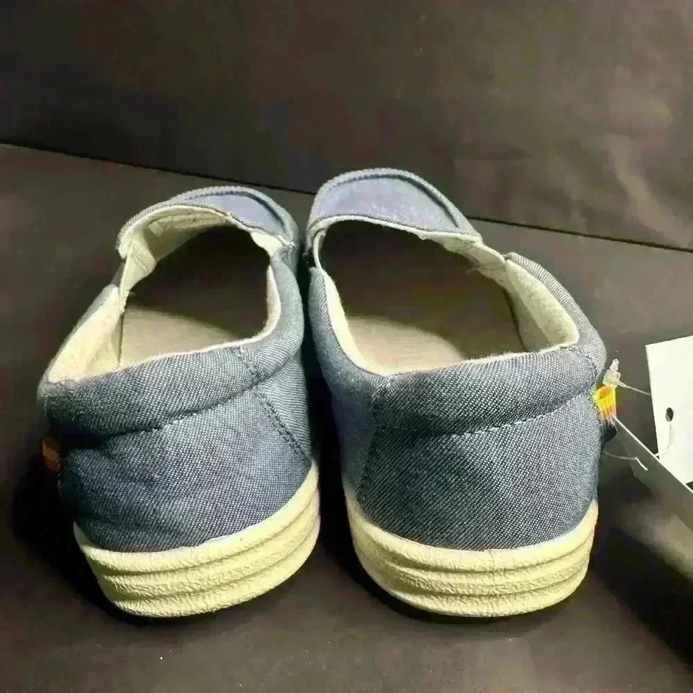 Cat and Jack shoes Unisex size 5 Slip On Tennis Shoes
